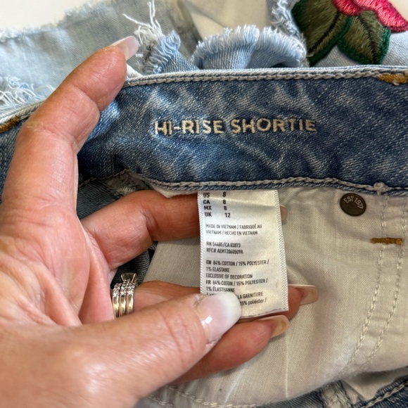 American Eagle Embroidered denim hi-rise short with red rose accent in size 8 - Picture 9 of 9